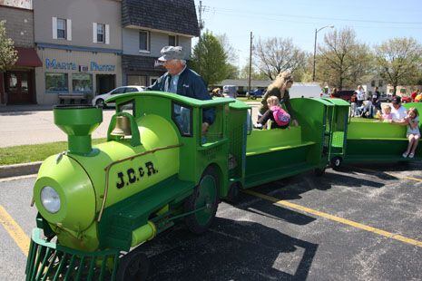 Visitor's to Gardner during the Route 66 Red Carpet Corridor Festival boarded a little green train to get a tour of Gardner.