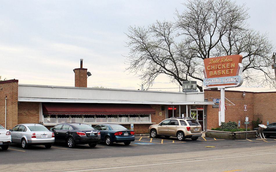 Dell Rhea's Chicken Basket, famous for its fried chicken, also is home to the Blue Rooster cocktail lounge, which offers live entertainment on weekends.