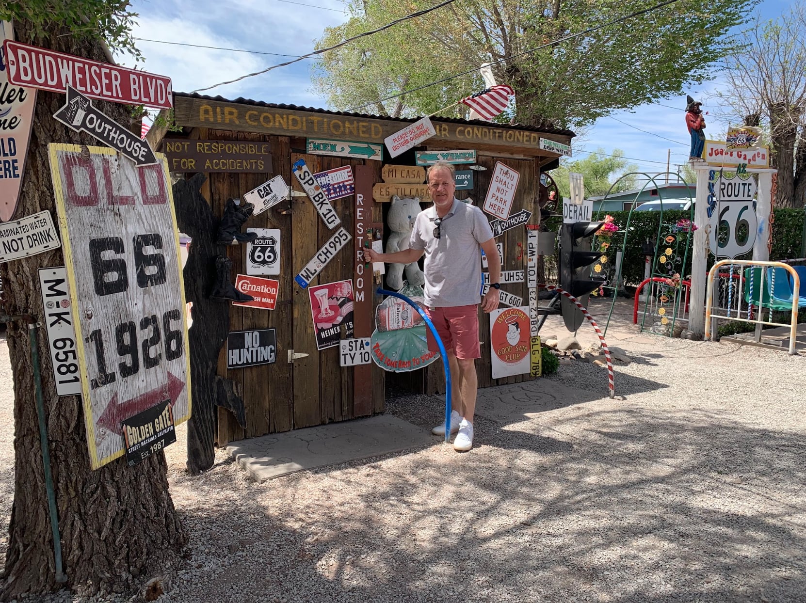 You'll find plenty of nostalgic Route 66 memorabilia and signage in Seligman, AZ