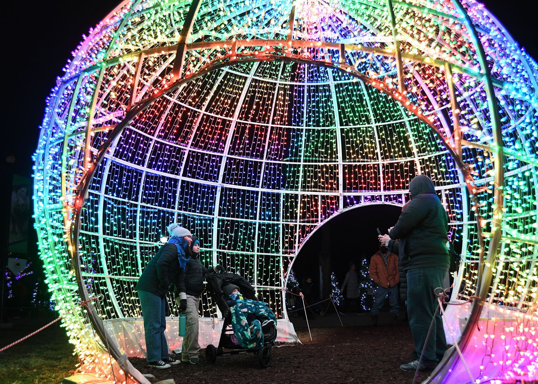 Brookfield Zoo Christmas Lights Hours Shelly Lighting